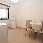 Dvorine 1210 Appartement *