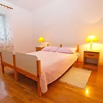 Dvorine 1210 Appartement *