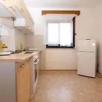 Appartement Dvorine 1210 *