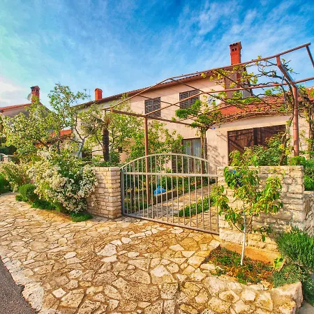 Dvorine 1210 Apartmán Banjole