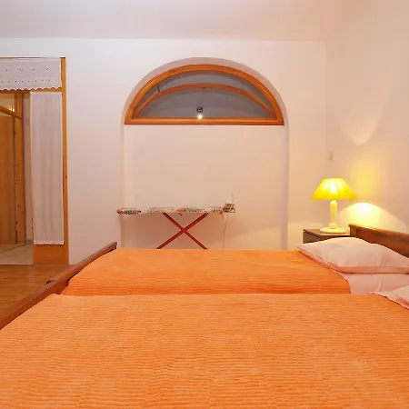 Dvorine 1210 Apartmán *