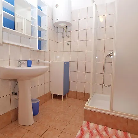 Dvorine 1210 Appartement *