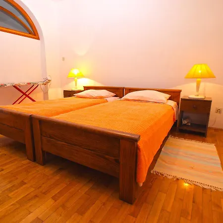 Dvorine 1210 Apartmán Banjole