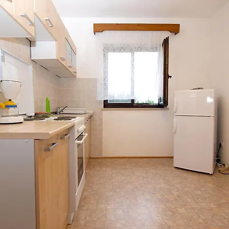 Apartmán Dvorine 1210 *