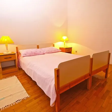 Apartmán Dvorine 1210 *