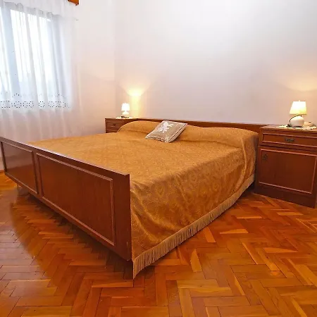 Dvorine 1210 Apartmán Banjole