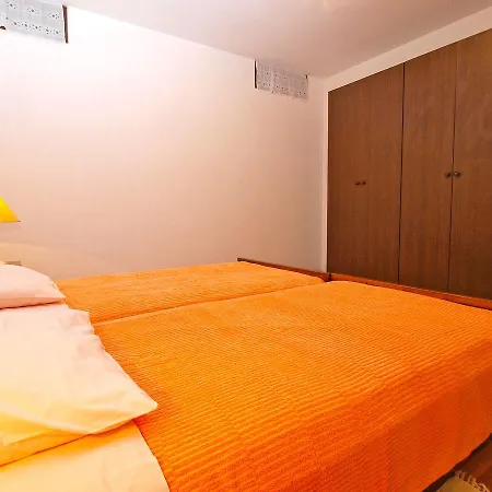 Dvorine 1210 Apartmán *