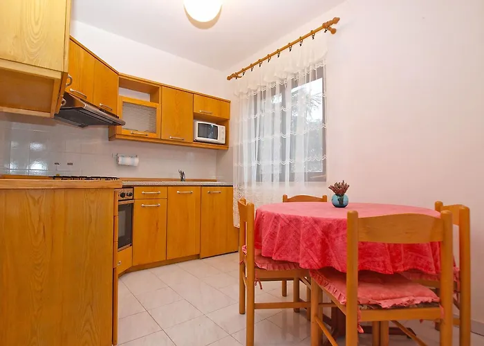 Dvorine 1210 Lejlighed Banjole